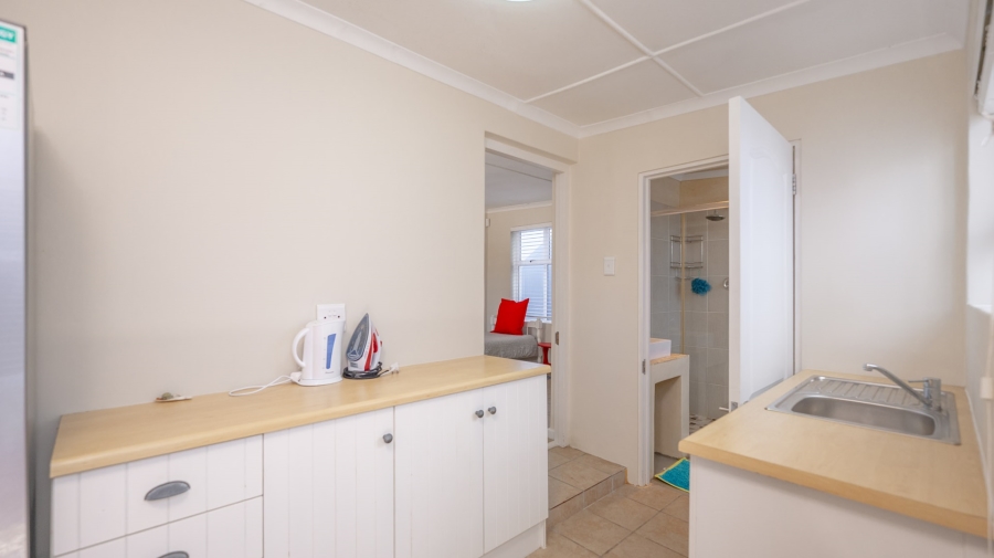 6 Bedroom Property for Sale in Agulhas Western Cape